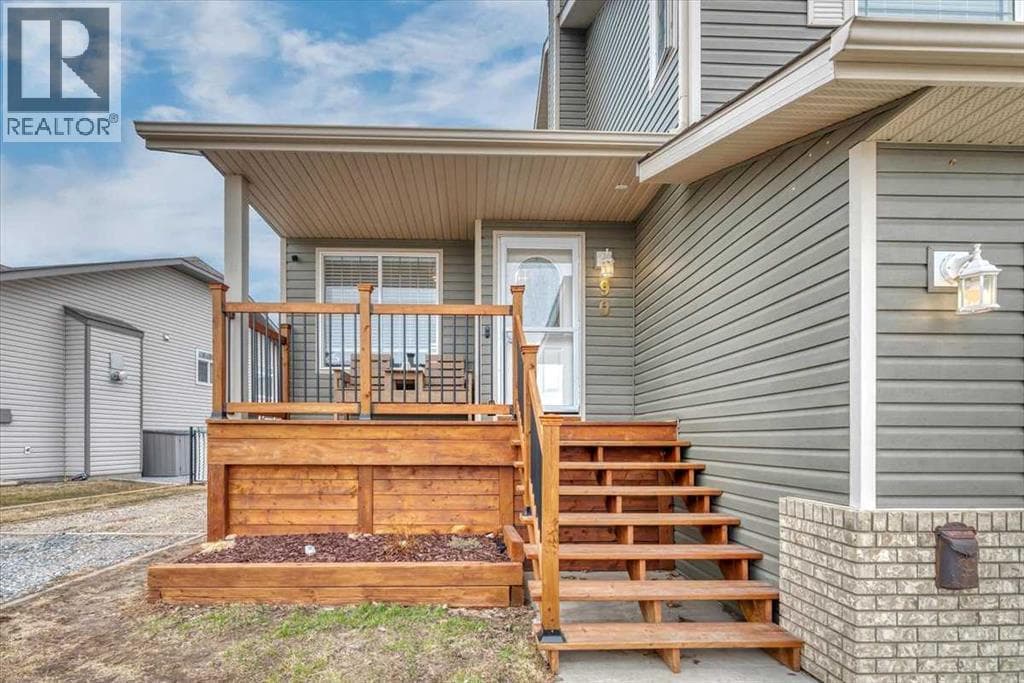 90 Parklane Drive photo 3