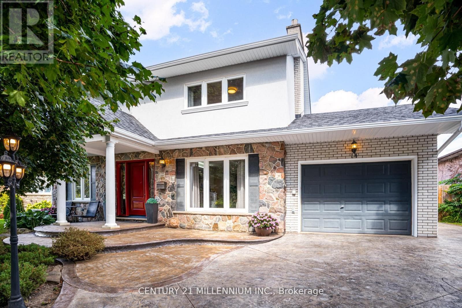 4 bed 4 bath single family at 14 GREYSTONE CRESCENT — $1,099,900