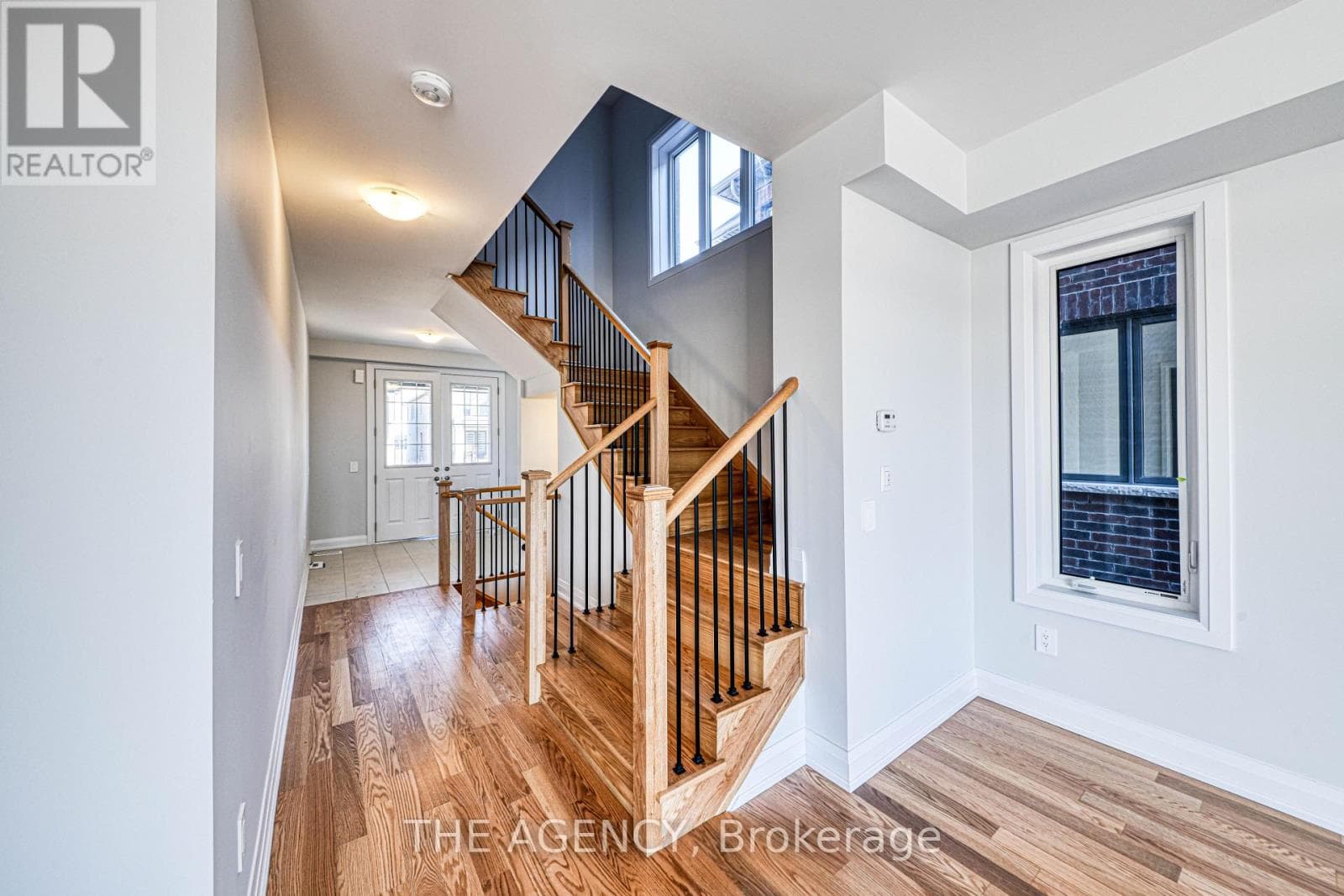98 BUTLER BOULEVARD photo 2