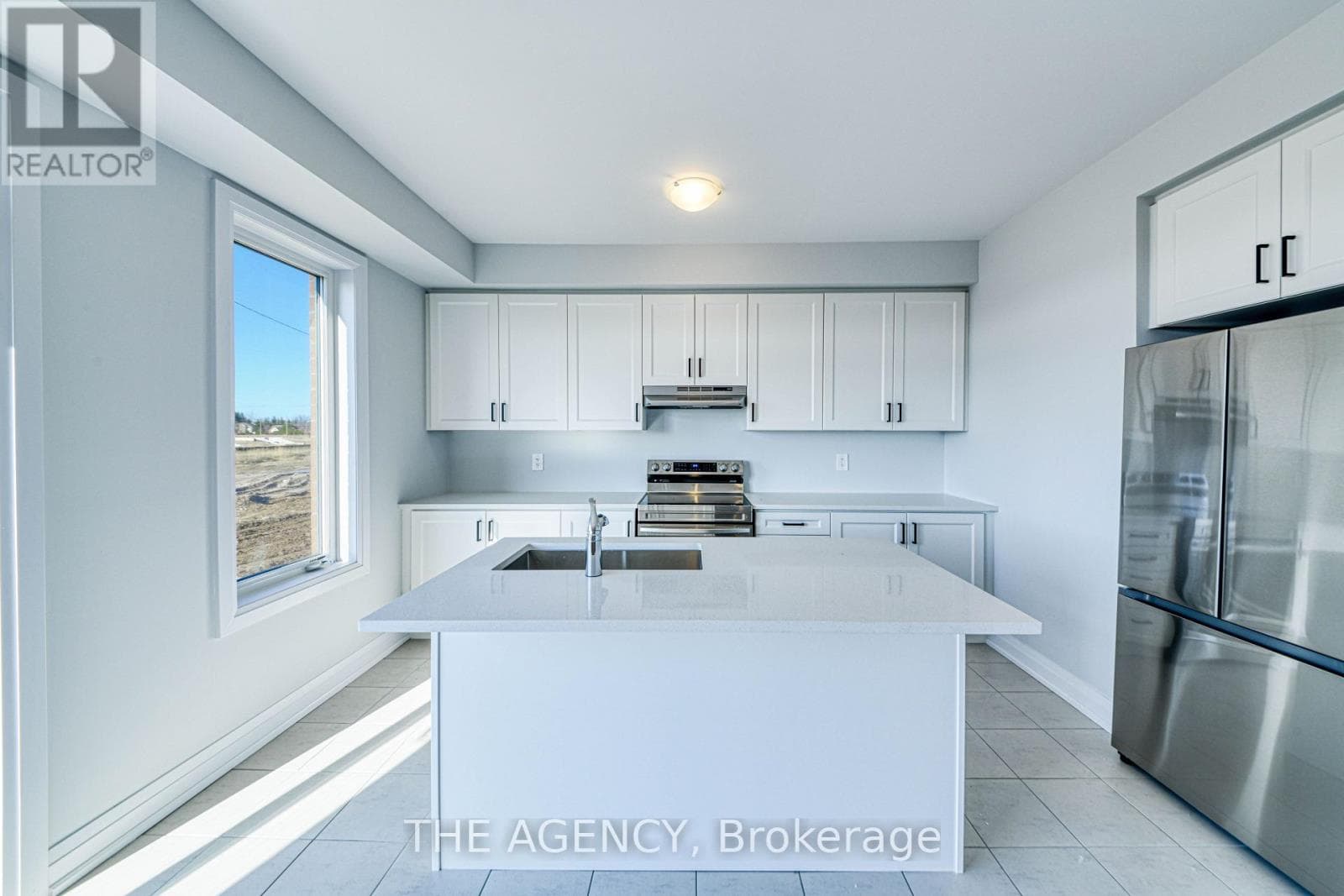 98 BUTLER BOULEVARD photo 5