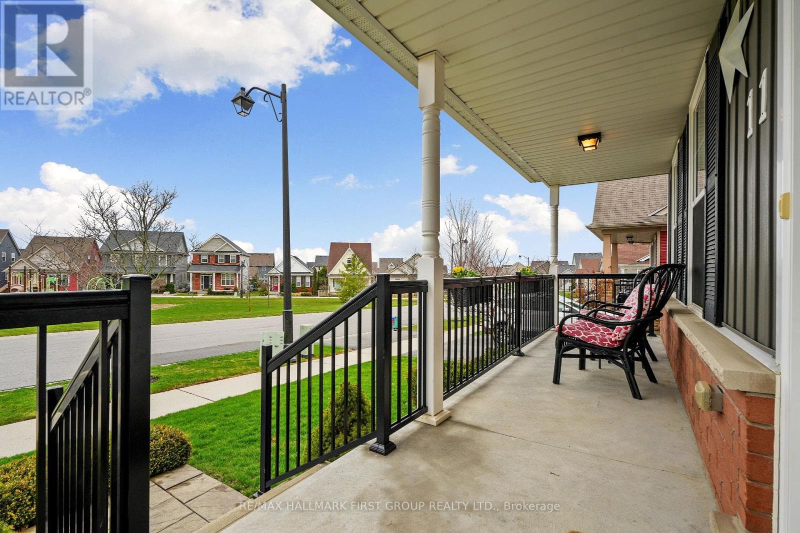 11 BIGWOOD CRESCENT photo 4