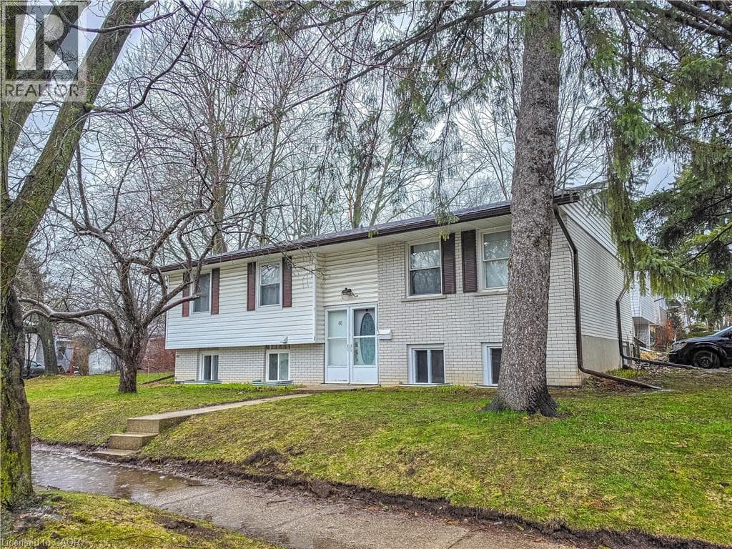60 AUSTIN Drive photo 2