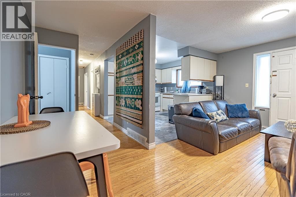 60 AUSTIN Drive photo 4