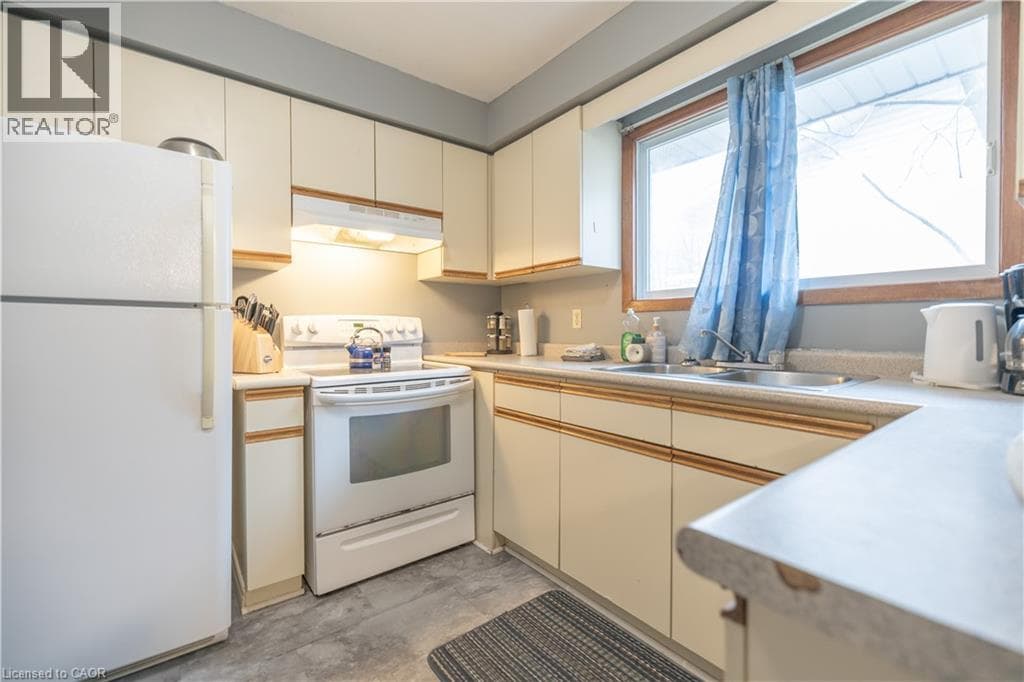 60 AUSTIN Drive photo 5