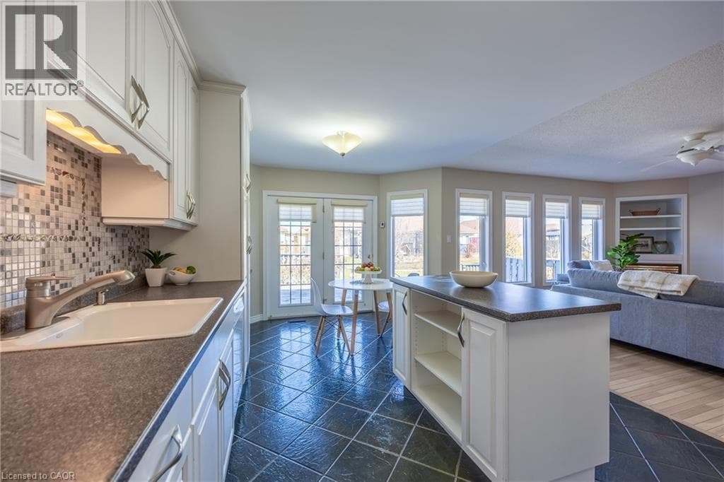 18 CAROLINA Way photo 5
