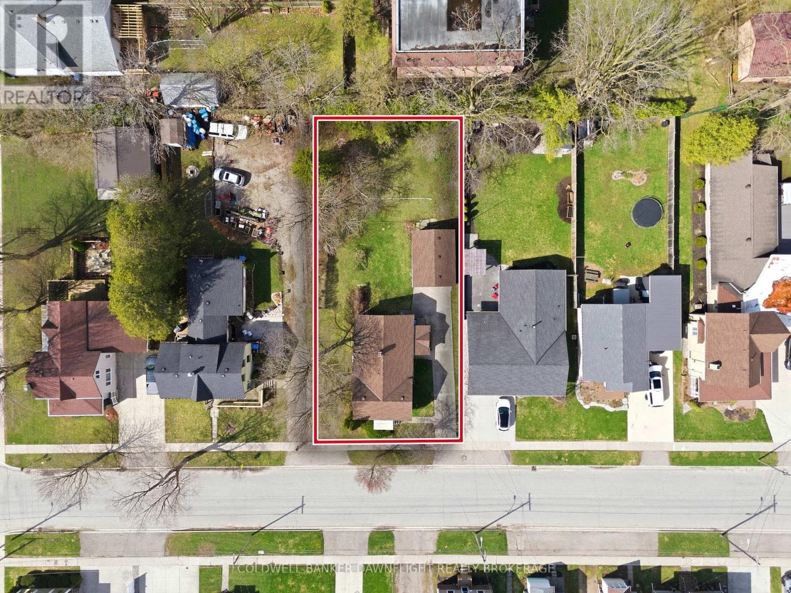 80 SANDERS STREET W photo 2