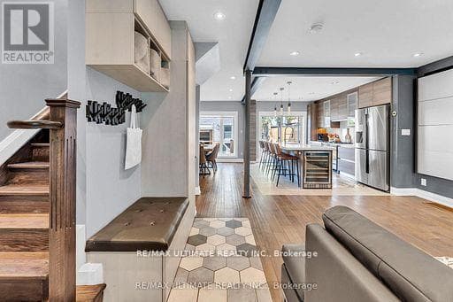 10 OAKDENE CRESCENT photo 3
