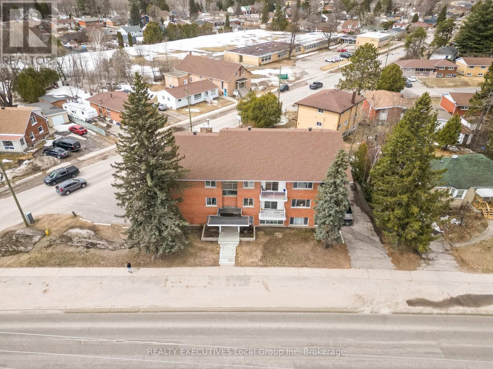 2 bed 1 bath single family at 5 - 2418 TROUT LAKE ROAD — $299,900