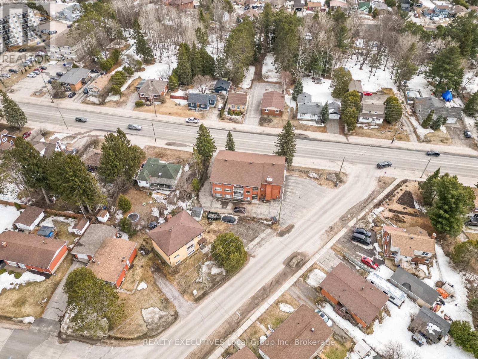 5 - 2418 TROUT LAKE ROAD photo 5