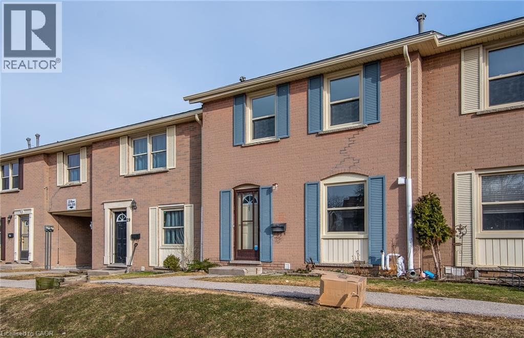 27 QUEENSTON Drive photo 2