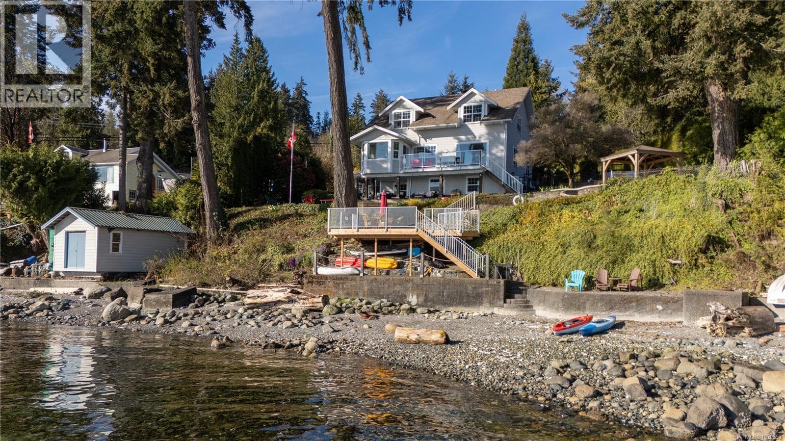 3 bed 4 bath single family at 319 Chemainus Rd — $2,500,000