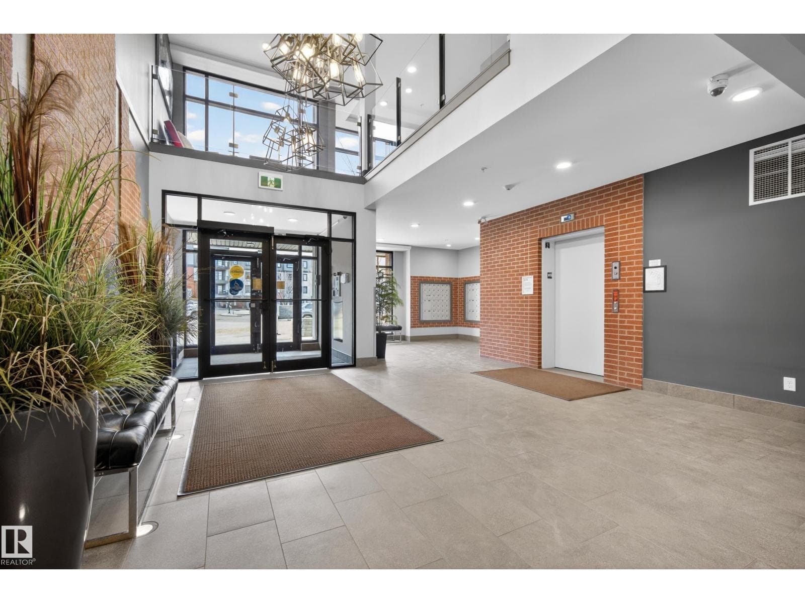 #127 1154 ADAMSON DR SW photo 3