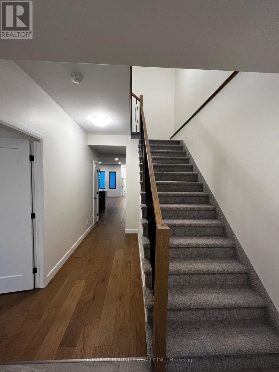 96 RIVERSTONE WAY photo 2