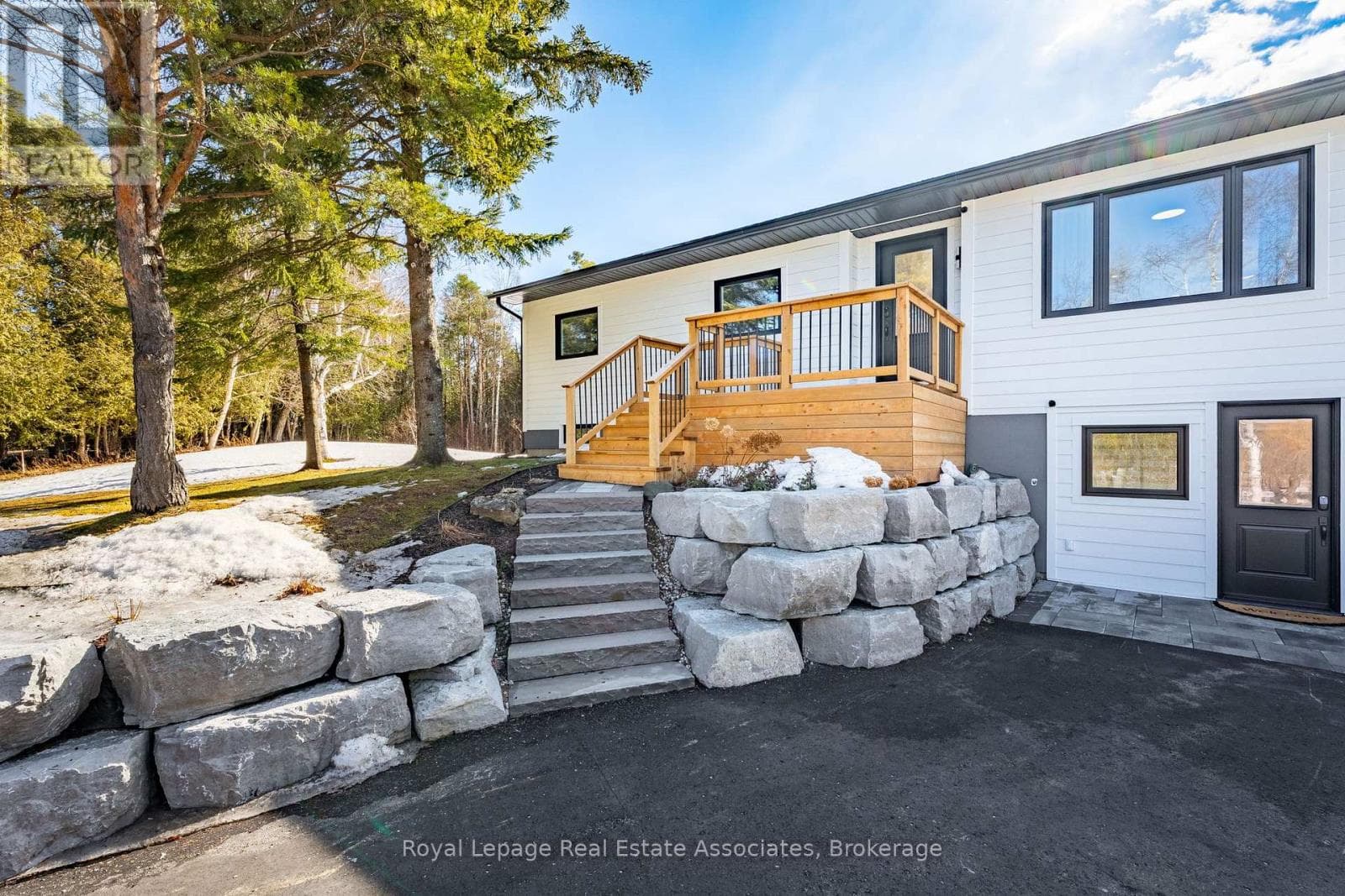 475352 COUNTY ROAD 11 photo 2