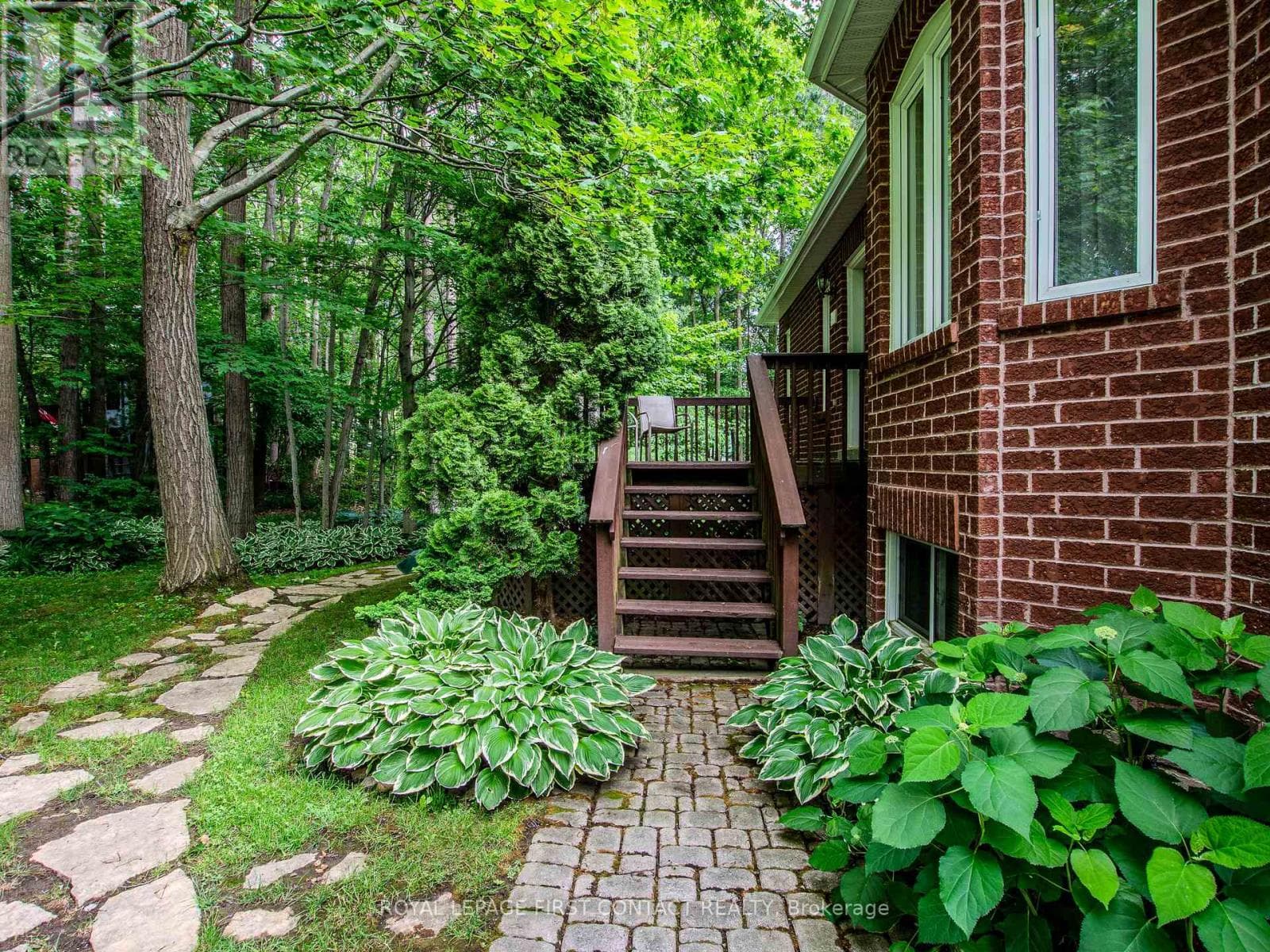 68 ALANA DRIVE photo 4