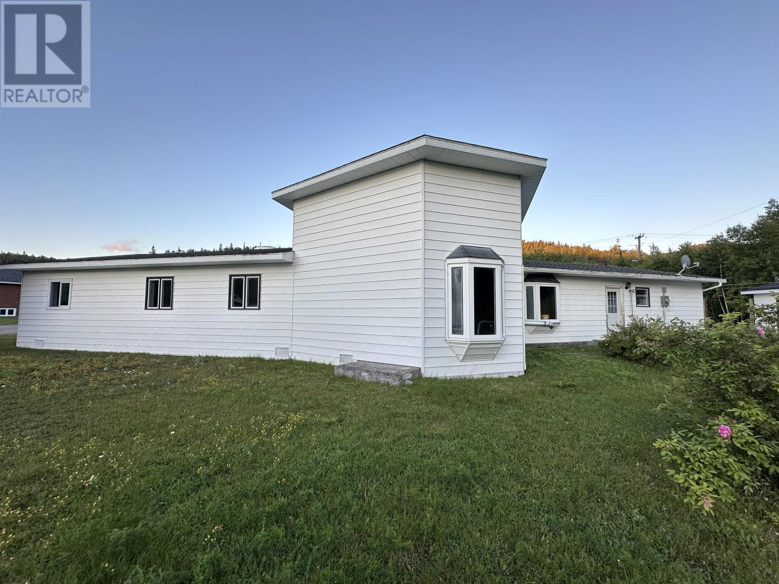 100 Centennial DR photo 2