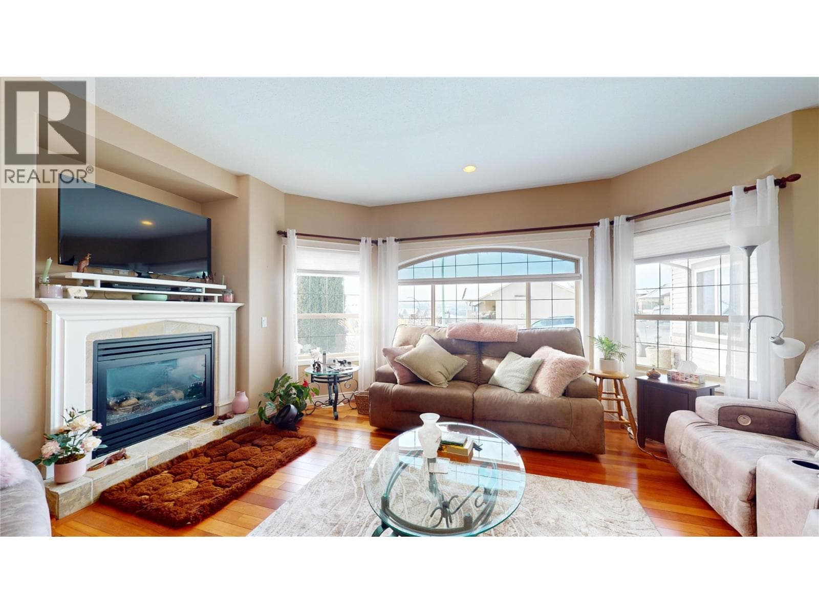 1505 Tanemura Crescent photo 5