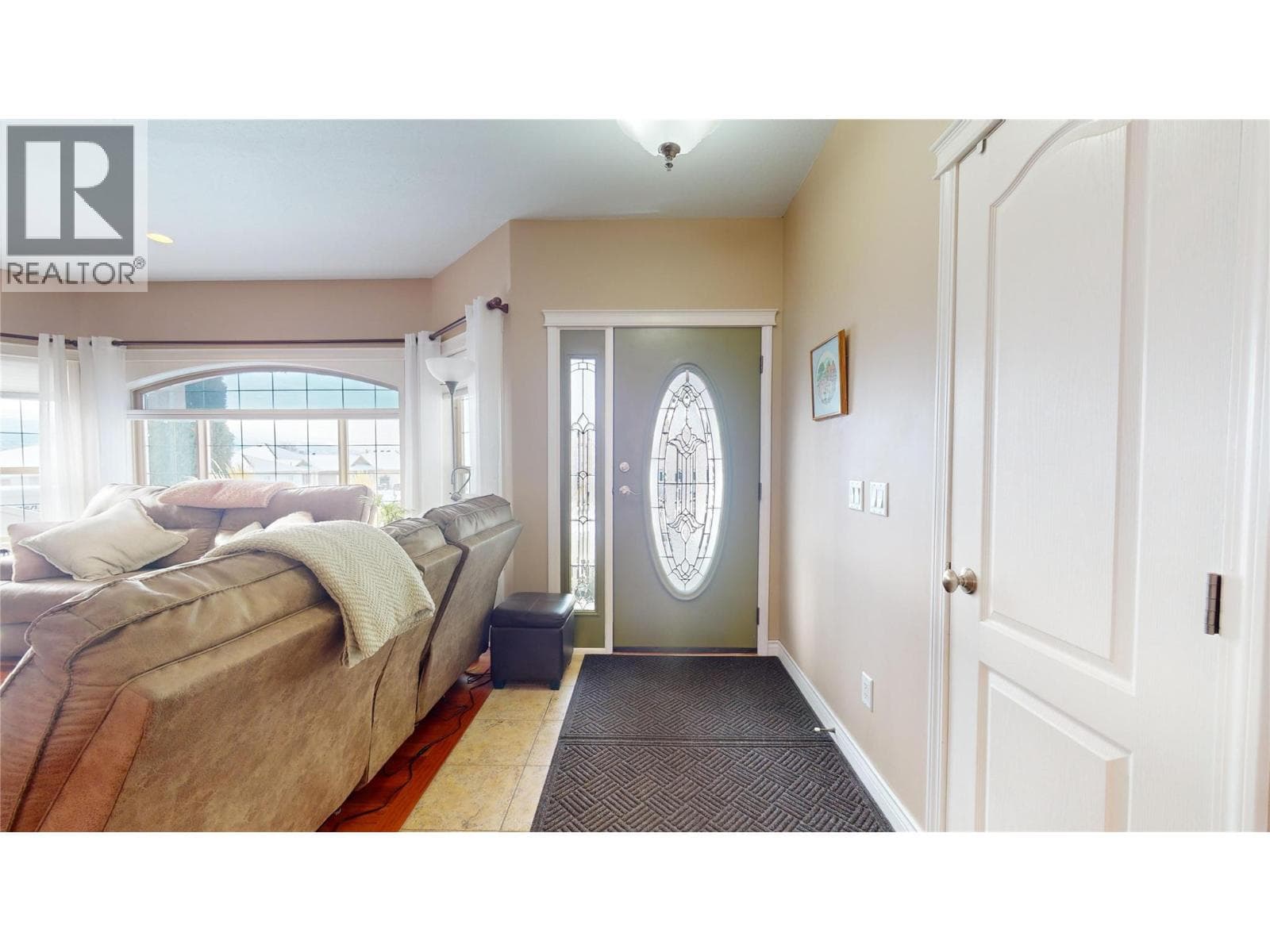 1505 Tanemura Crescent photo 2