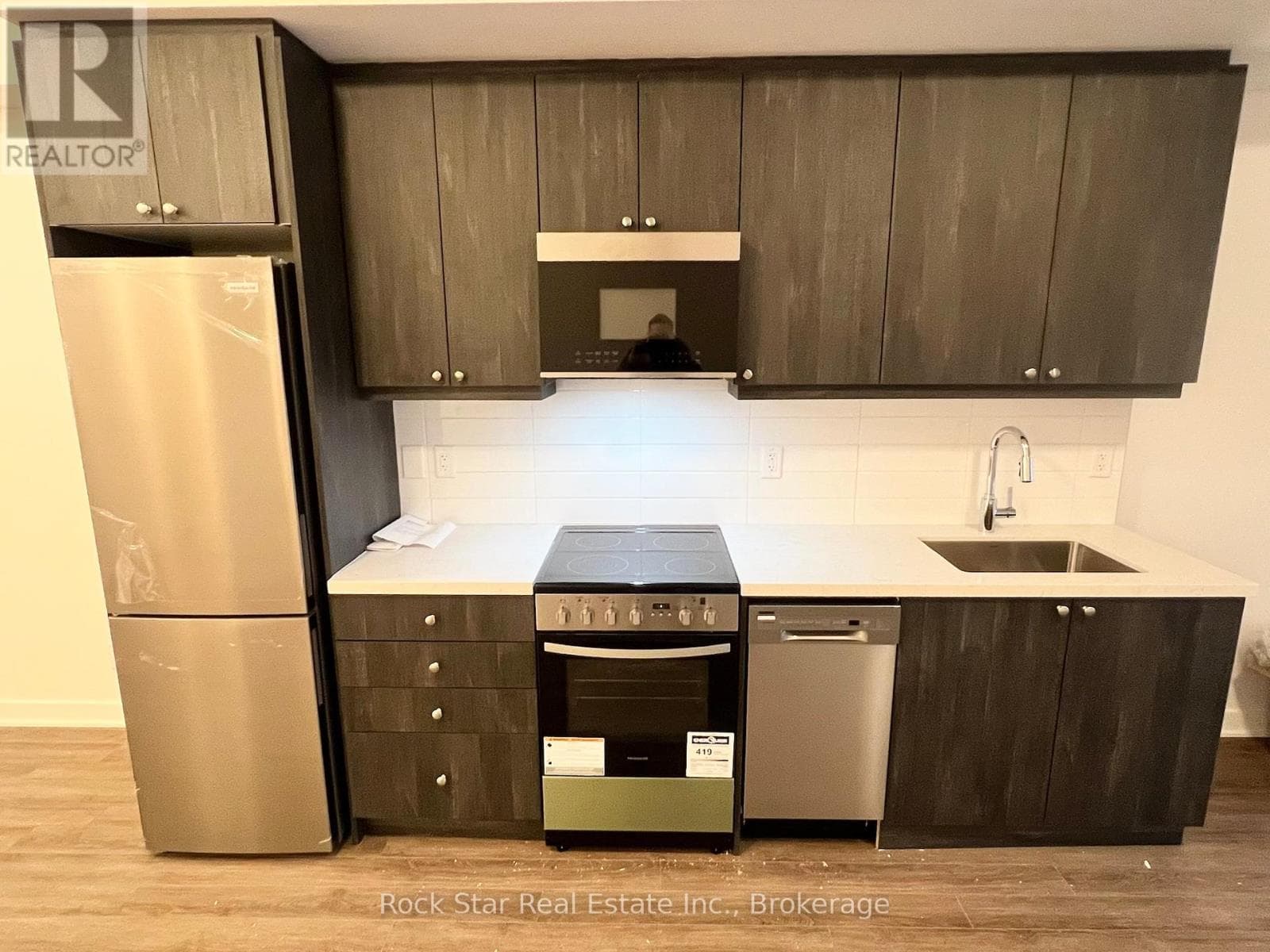 306 - 55 CLARINGTON BOULEVARD photo 4
