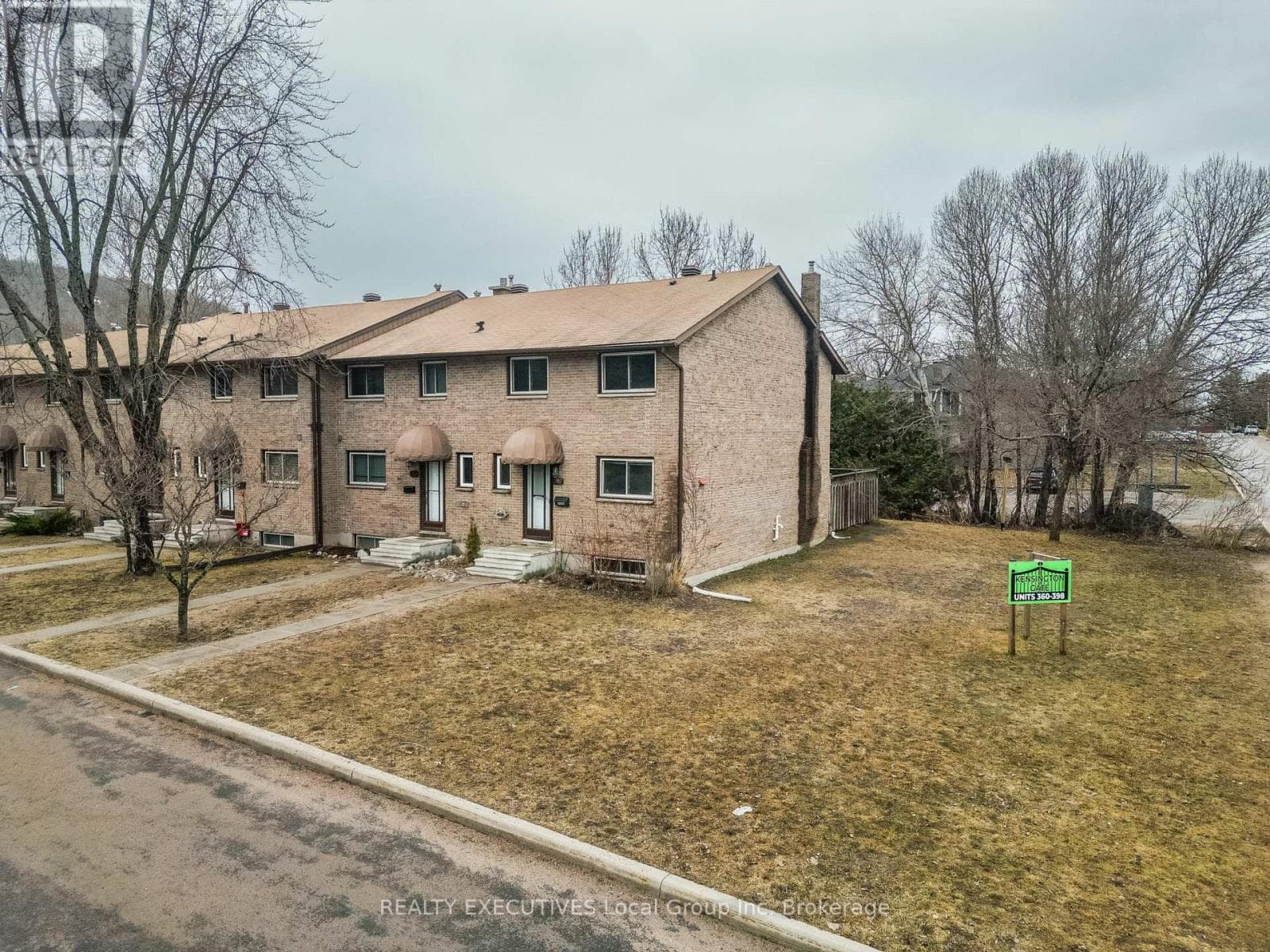 3 bed 2 bath single family at 36 - 398 WICKSTEAD AVENUE — $339,900