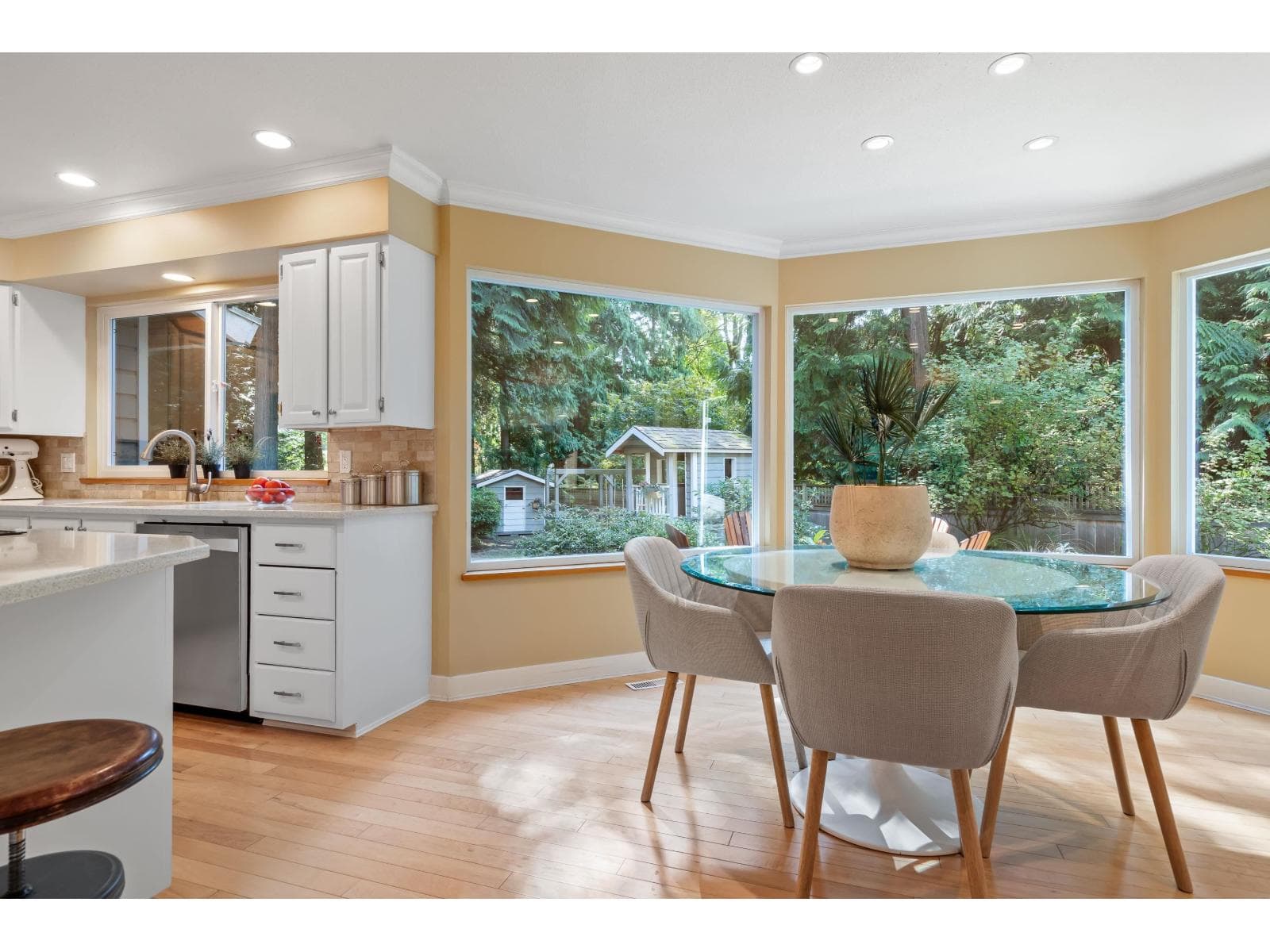 13247 17A AVENUE photo 5