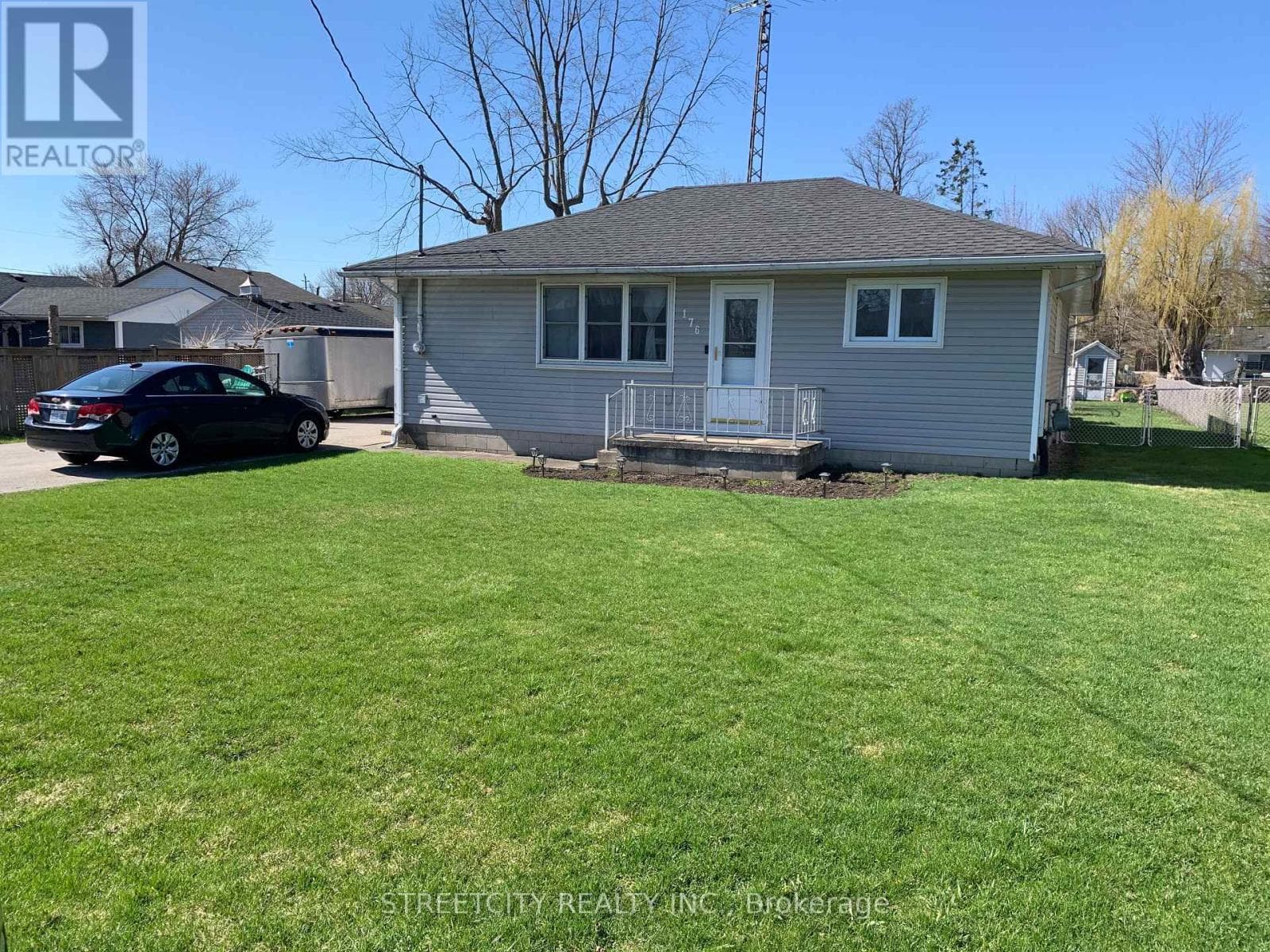 3 bed 2 bath single family at 176 KING STREET — $389,900