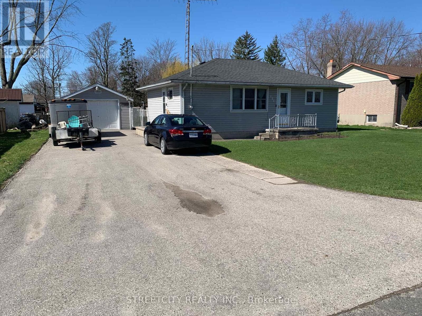 176 KING STREET photo 2