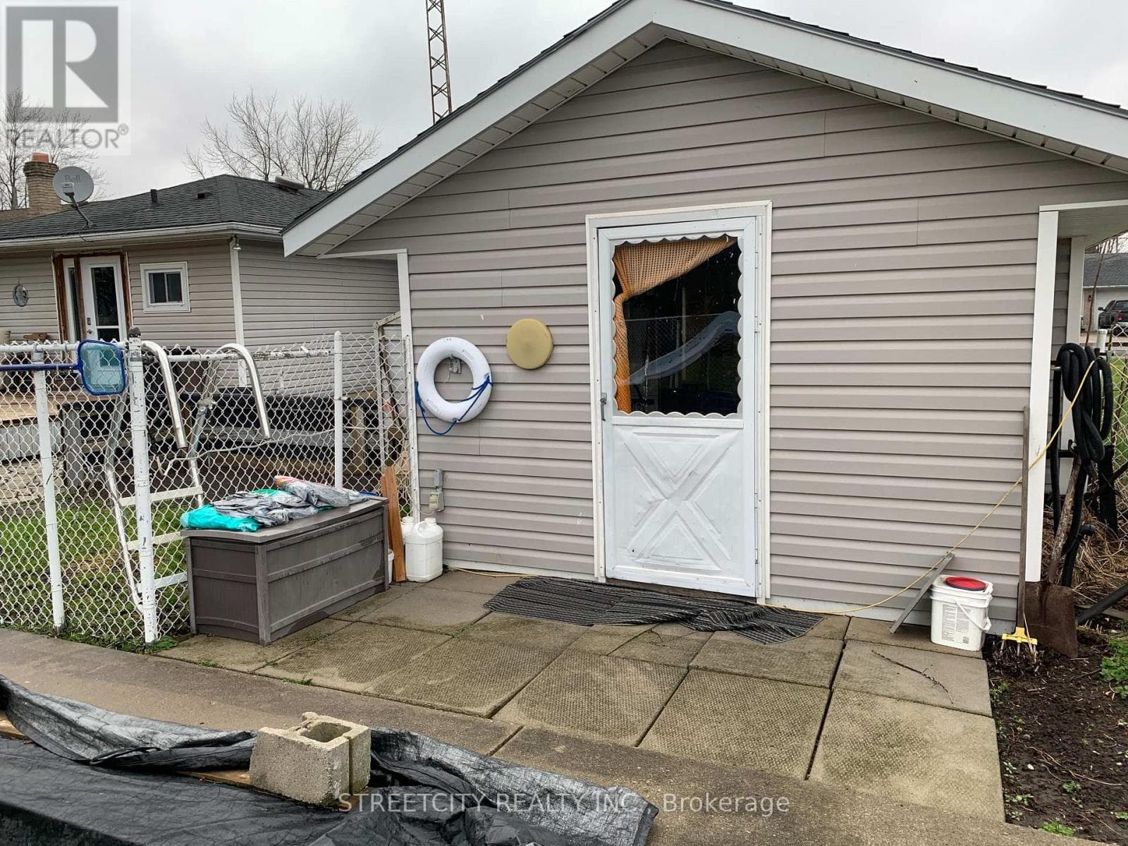 176 KING STREET photo 4