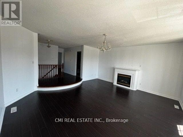 85 WATKINS GLEN CRESCENT photo 4