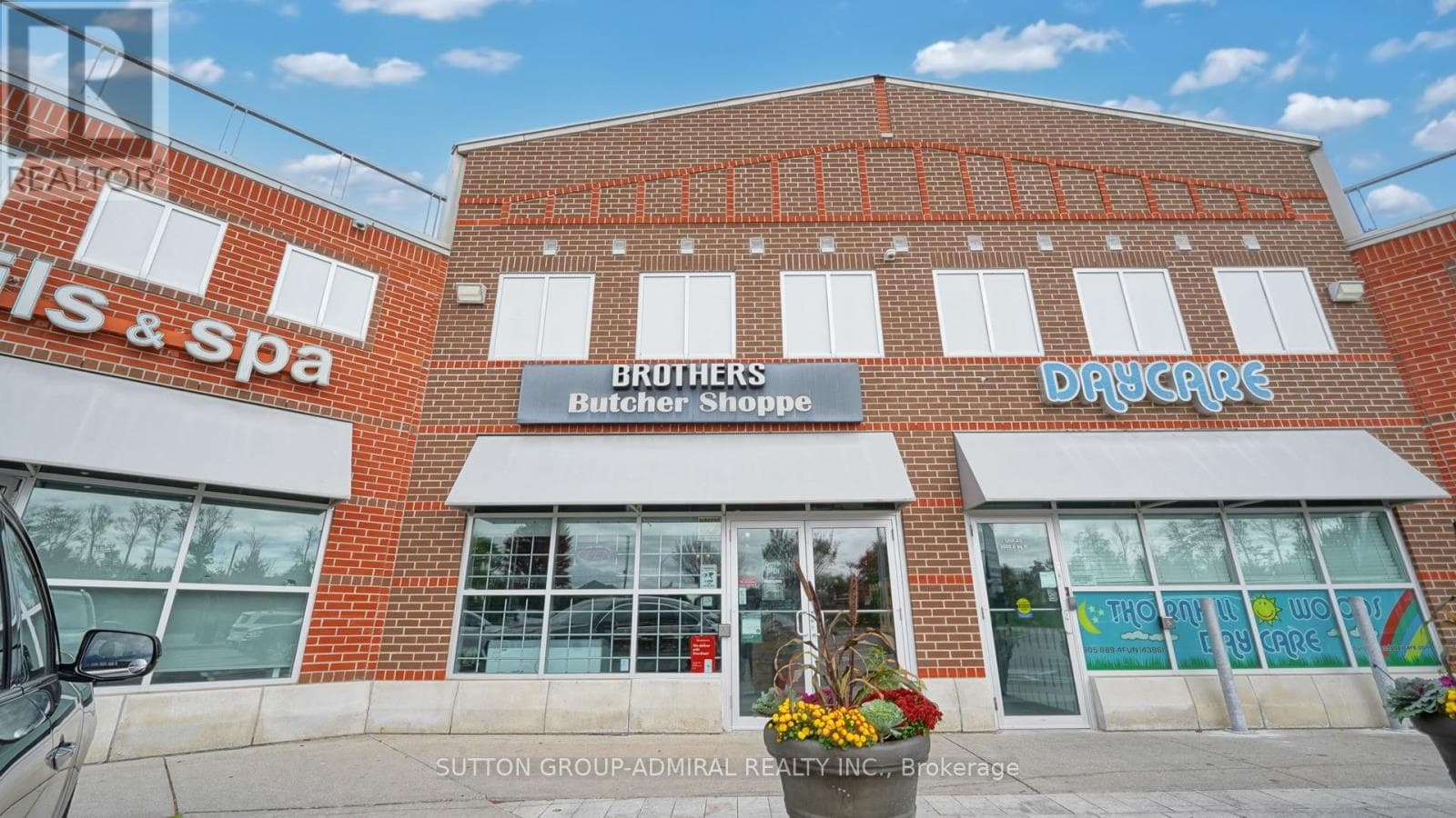 2 bath business at A-4 - 9001 DUFFERIN STREET — $234,000