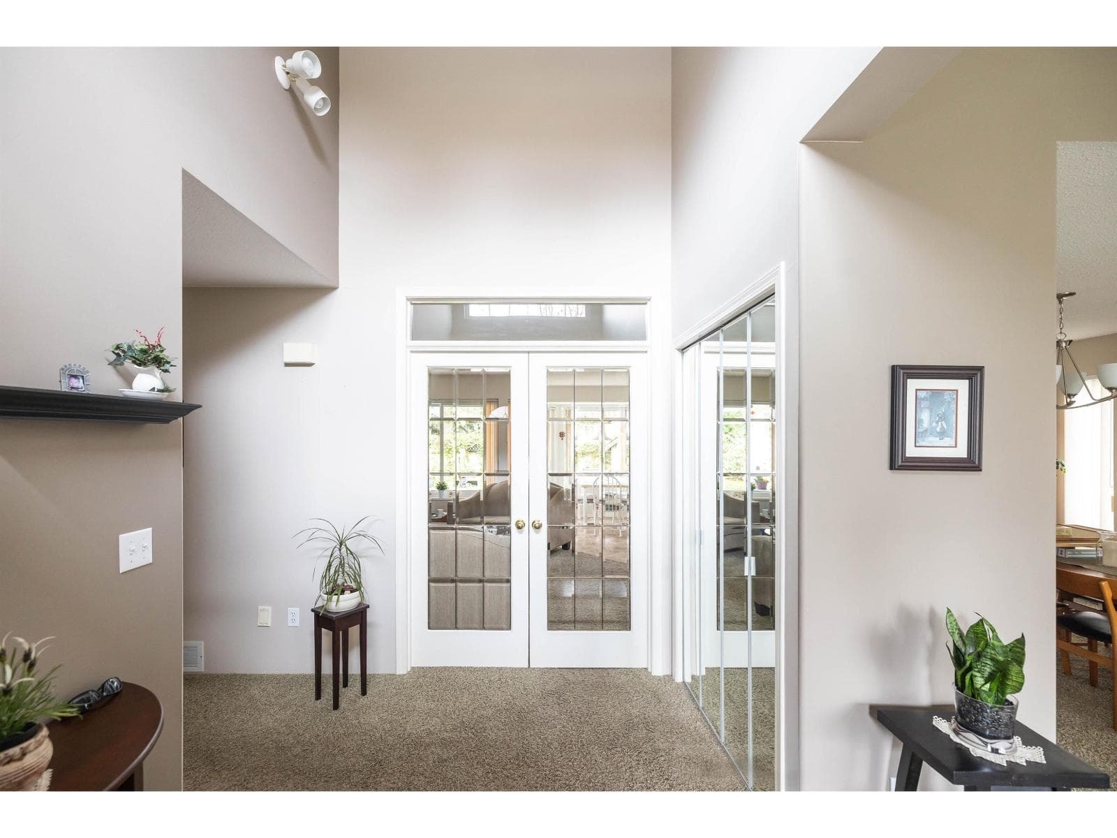 21930 46 AVENUE photo 2