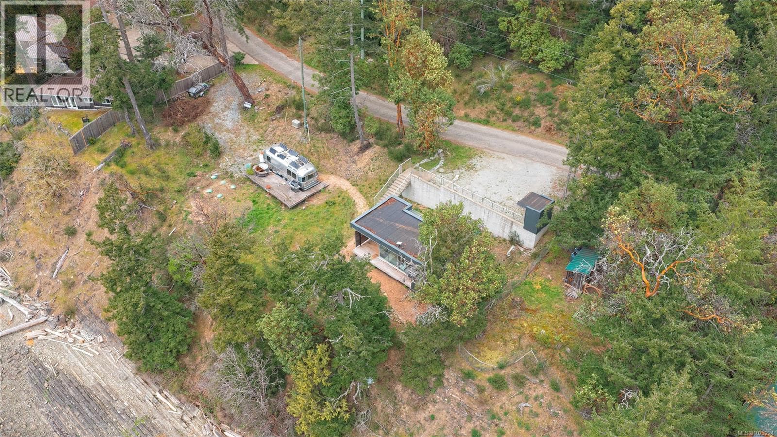 240 Old Scott Rd photo 5