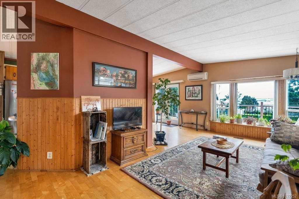 11090 Chemainus Rd photo 2