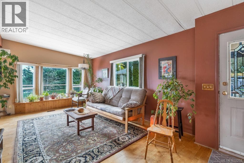 11090 Chemainus Rd photo 5