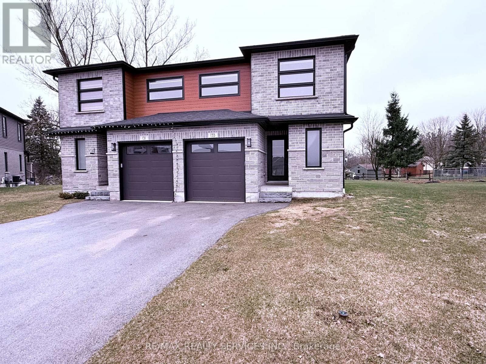 133 JEFFEREY WAY photo 4