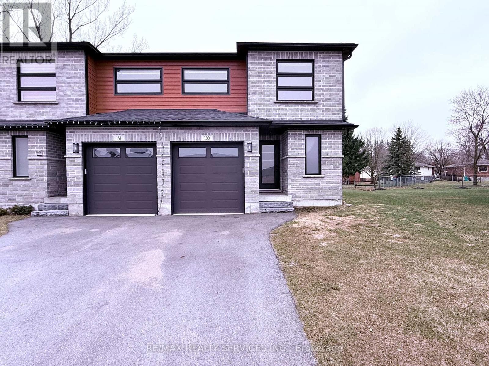 133 JEFFEREY WAY photo 3