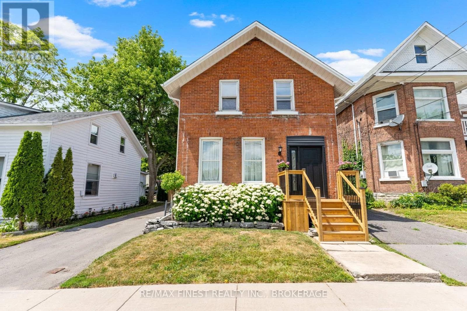 55 BRIDGE STREET W photo 2
