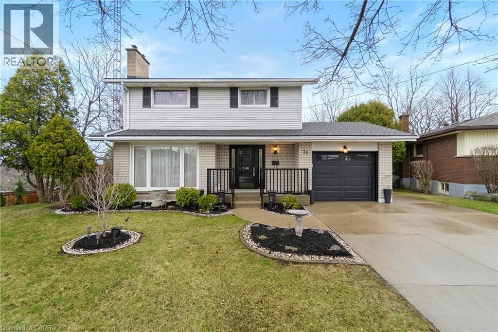 36 BUCKINGHAM Drive photo 2