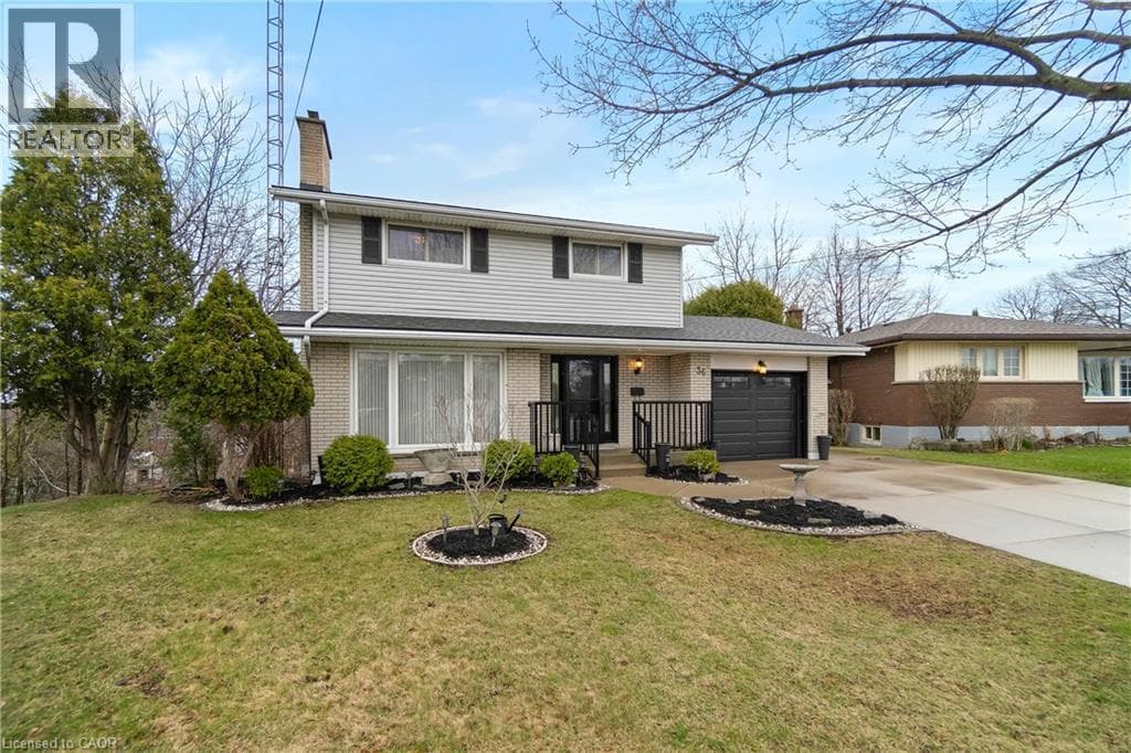 36 BUCKINGHAM Drive photo 3