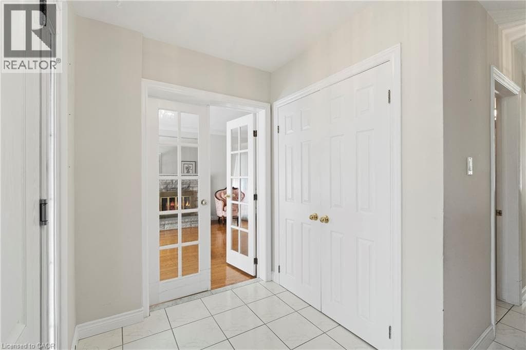 36 BUCKINGHAM Drive photo 5