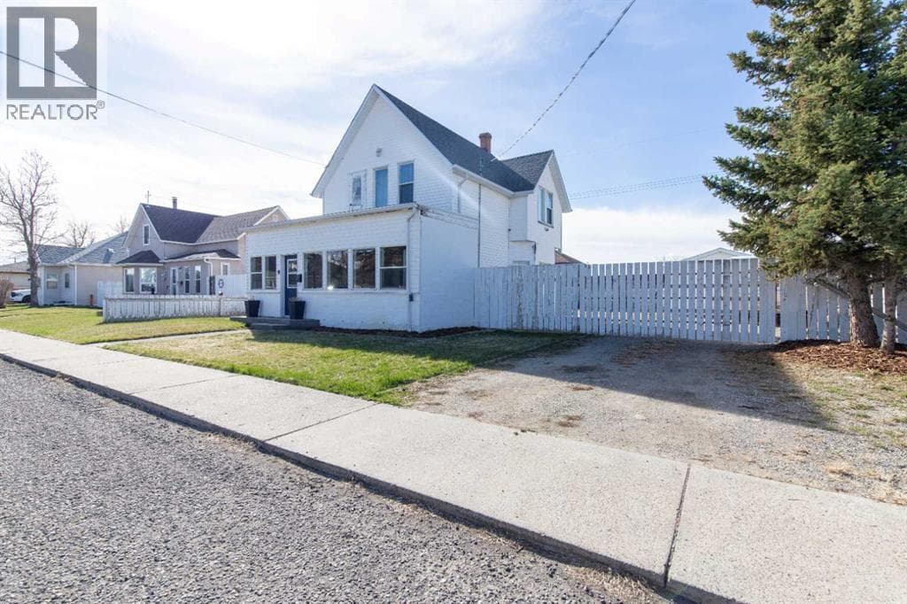 446 21 Street photo 2