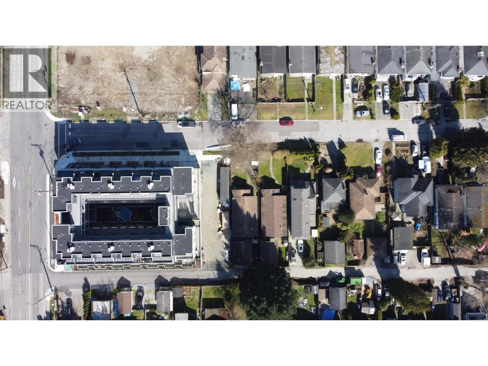 1551 RUPERT STREET photo 4