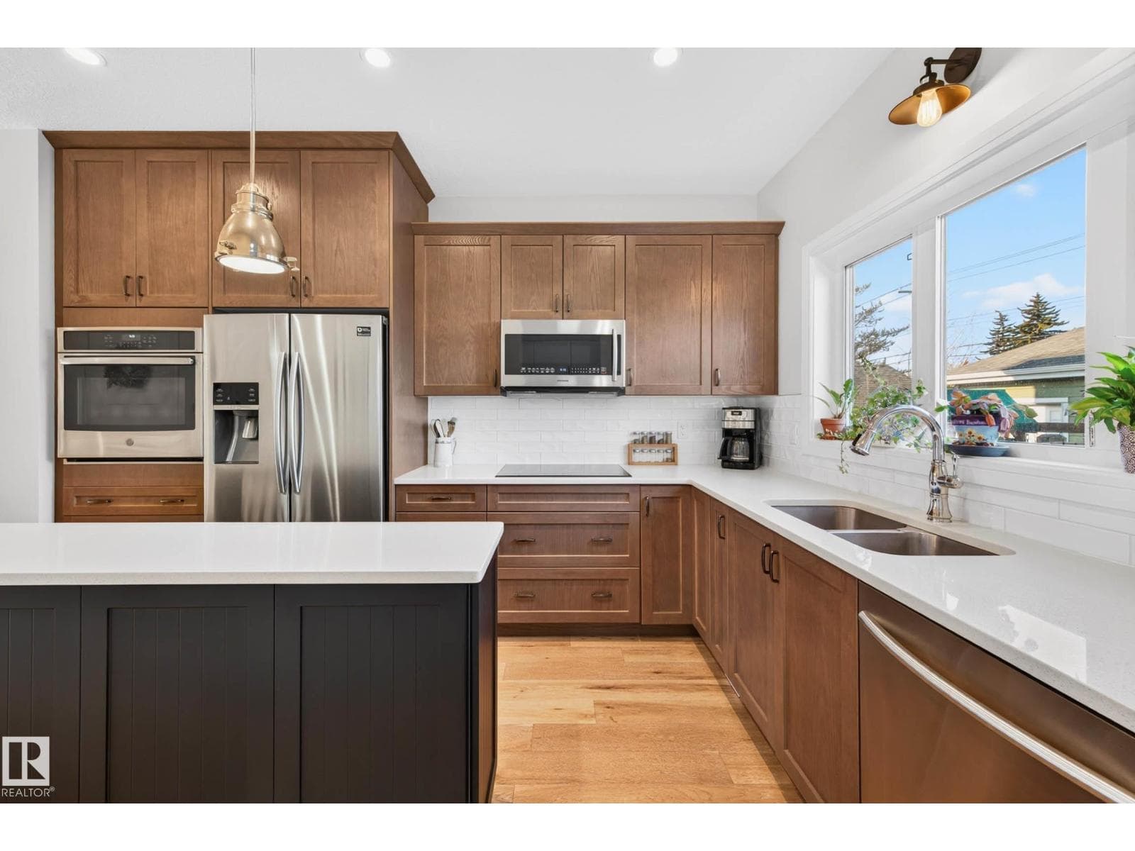 4 bed 4 bath single family at 10972 141 ST NW — $650,000