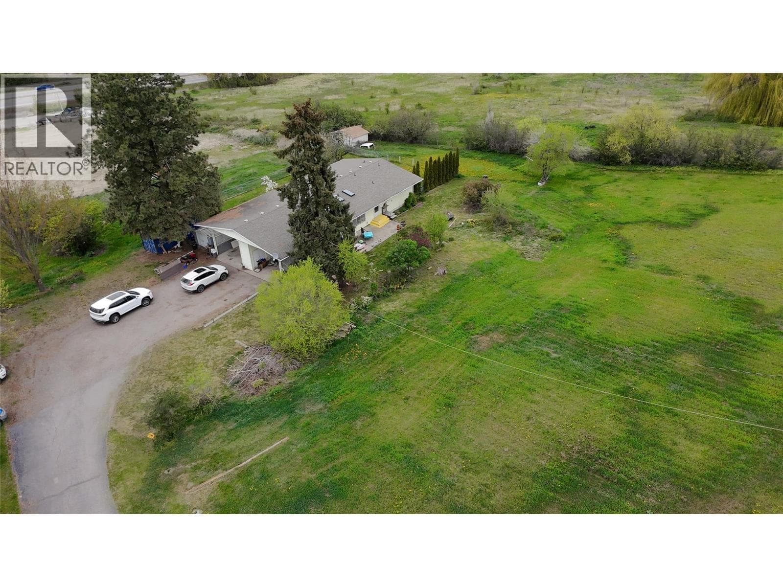 6594 Pleasant Valley Road photo 2