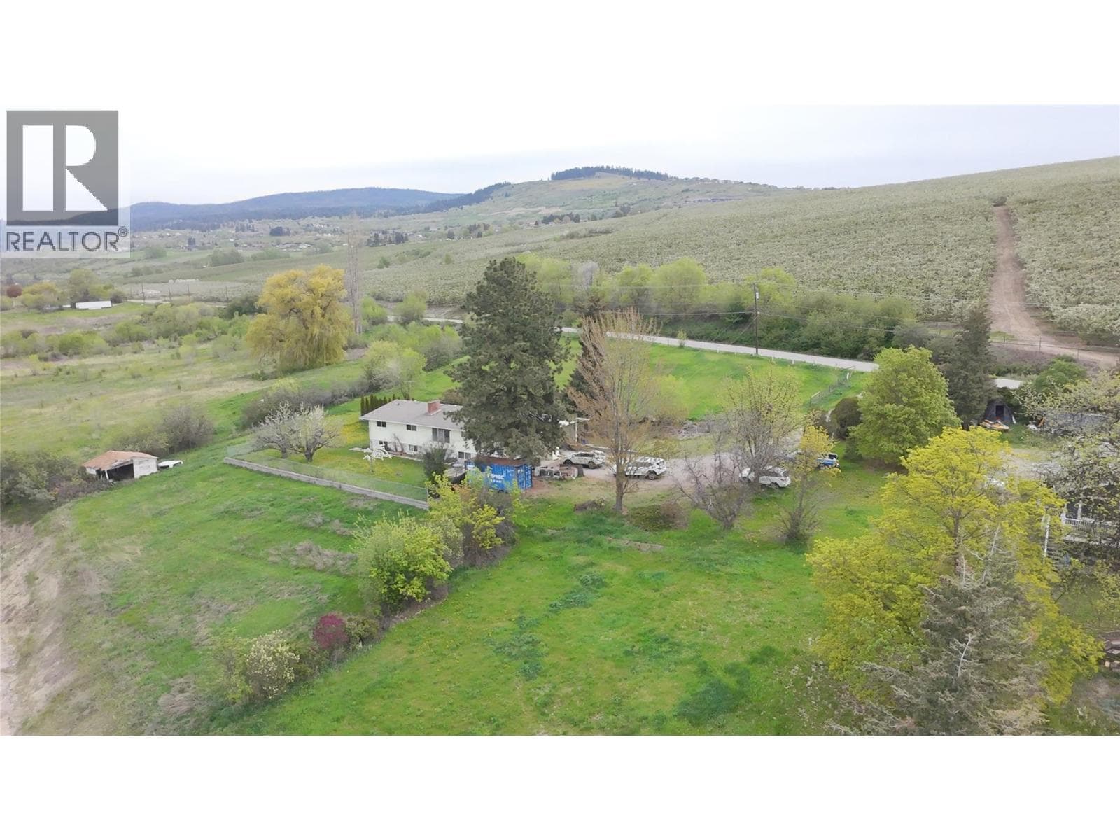 6594 Pleasant Valley Road photo 5