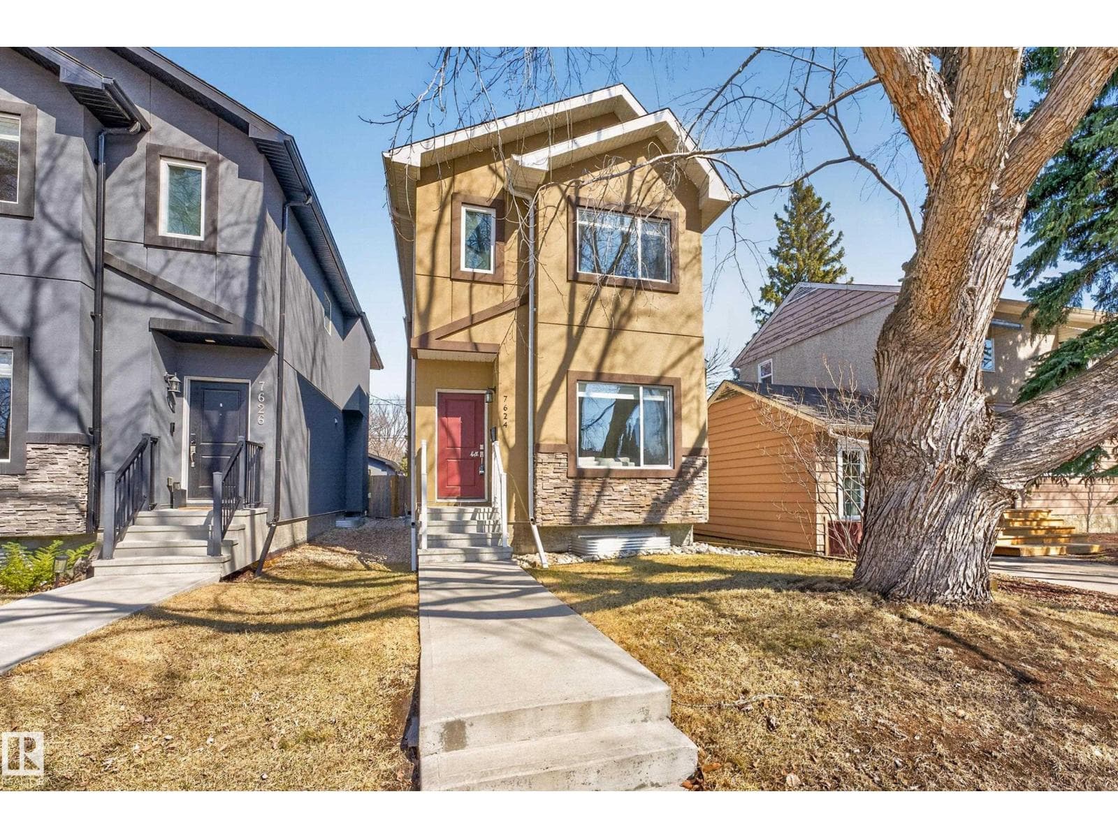 7624 91 AV NW photo 2