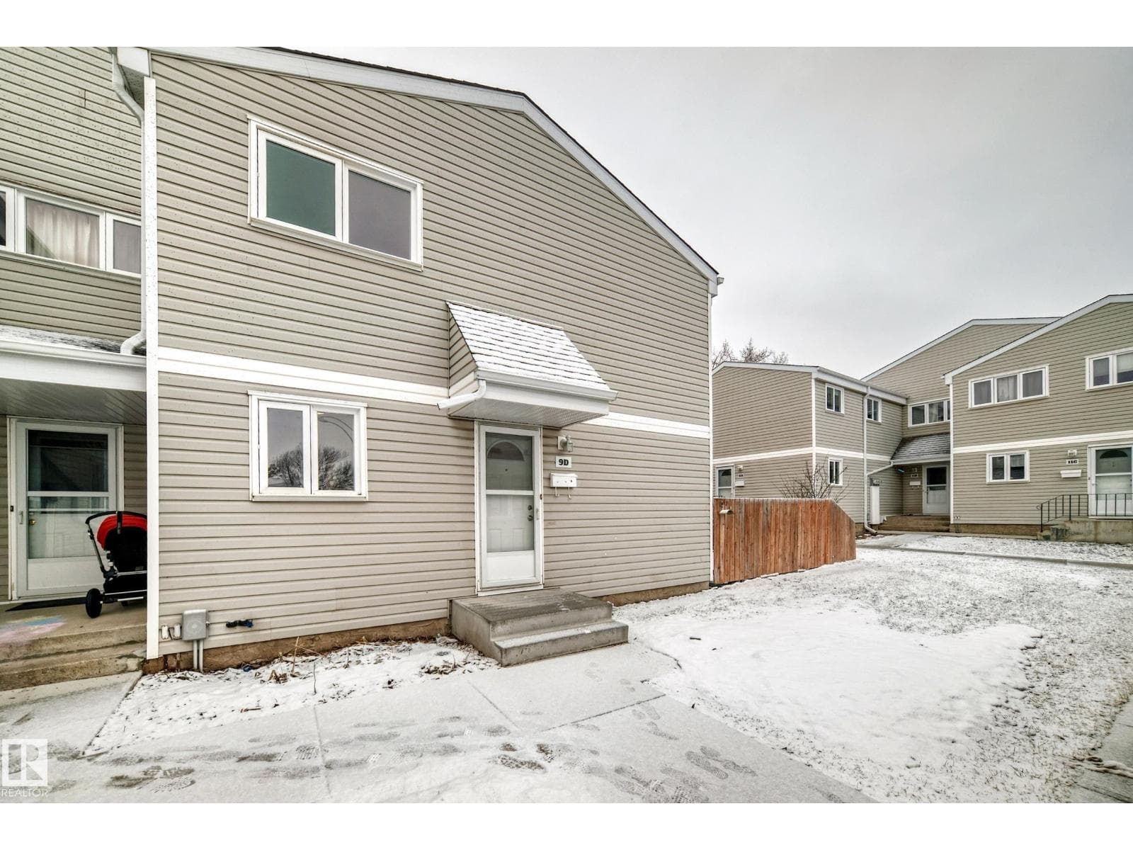 9D CASTLE TC NW photo 2