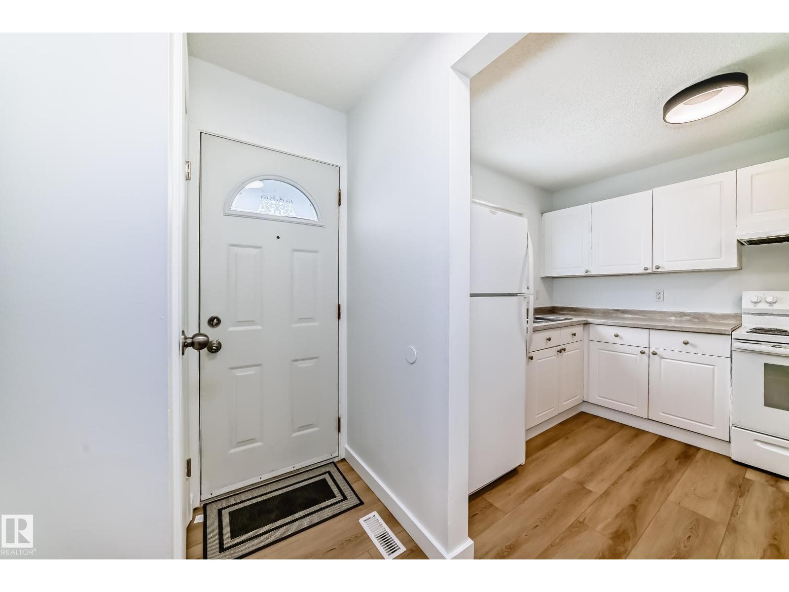 9D CASTLE TC NW photo 3