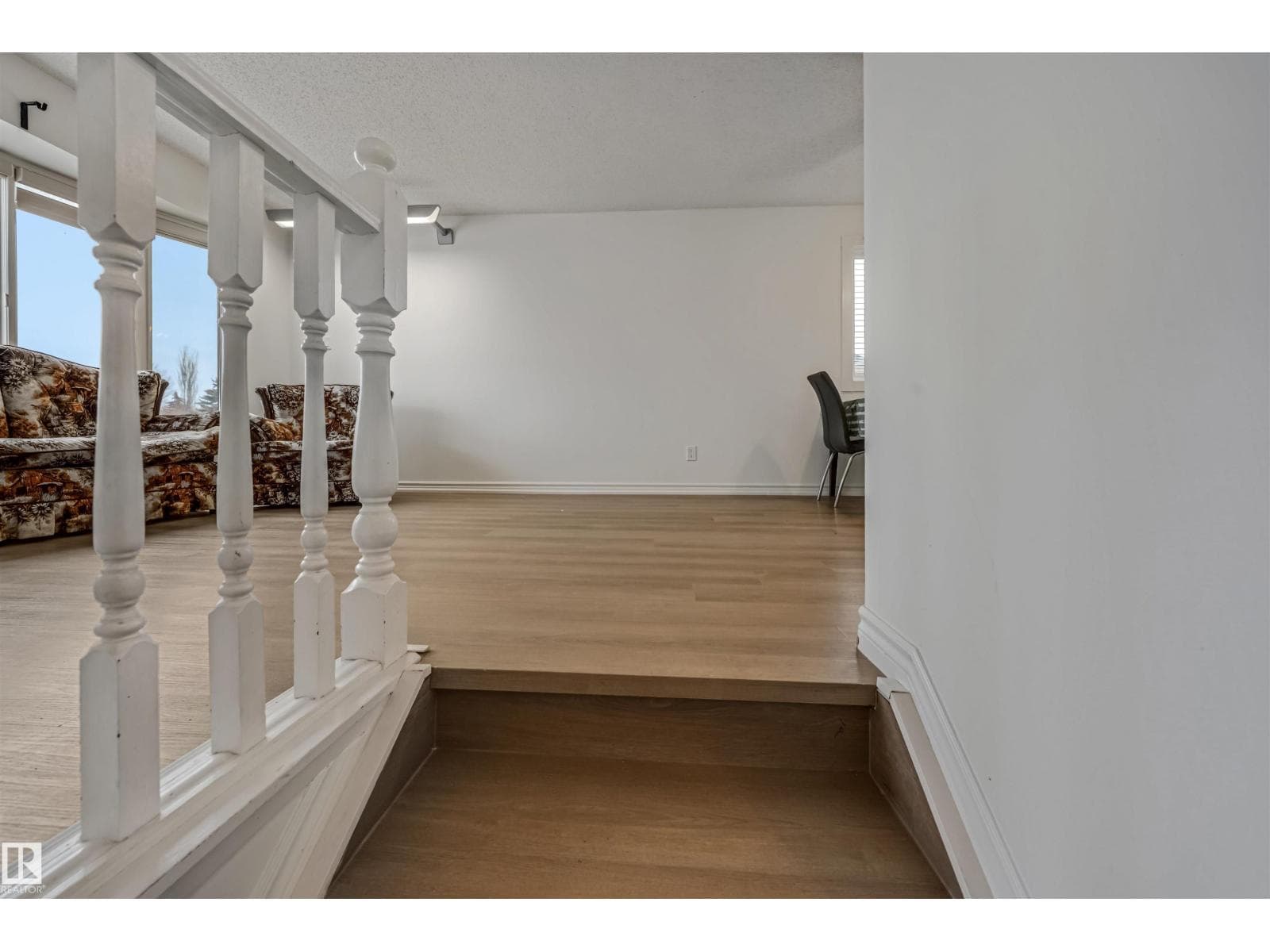 2831 36 ST NW photo 3
