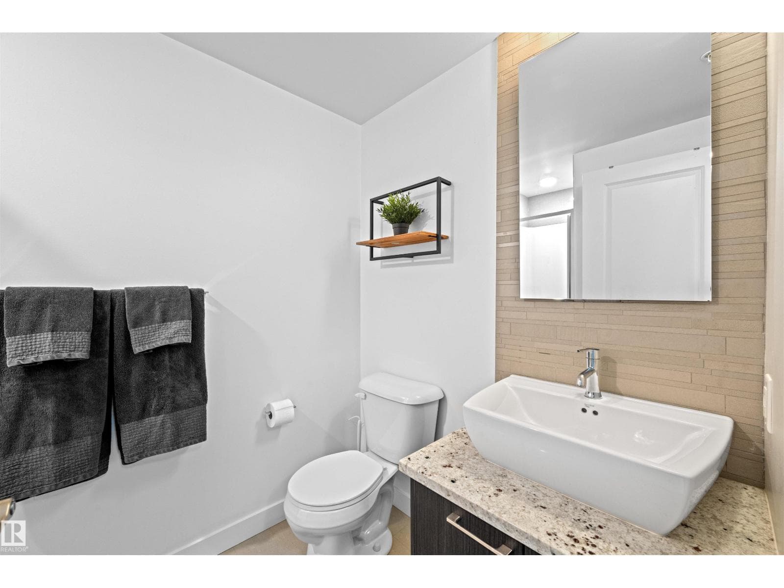#1104 9720 106 ST NW photo 3
